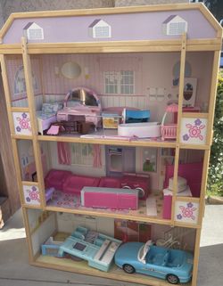 Huge Dollhouse 