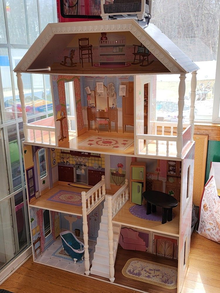 Doll House & LOTS Of Accessories 