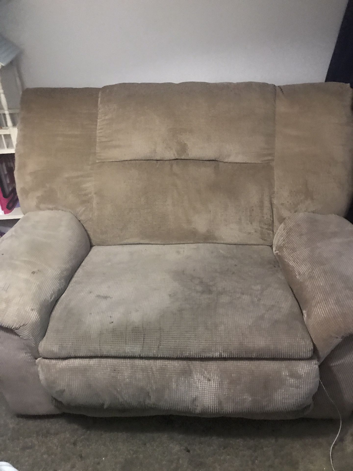 FREE XTRA WIDE RECLINER