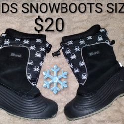 FIRM IN MERCED‼️ GIRLS SNOWBOOTS SIZE 1