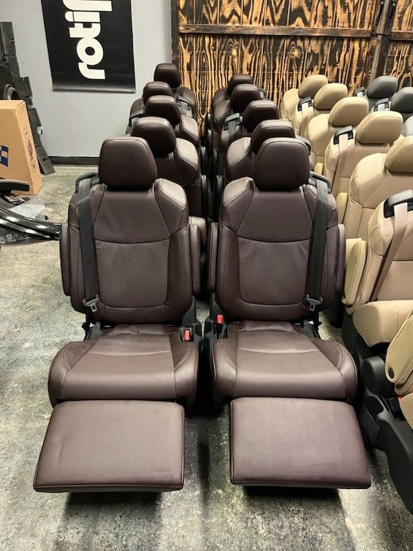 BRAND NEW SIENNA BUCKET SEATS RECLINERS BROWN LEATHER