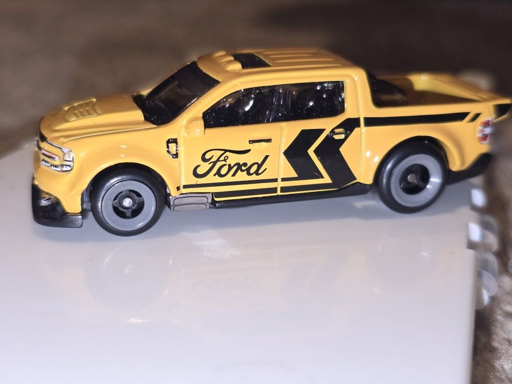 Hot Wheels Ford Maverick Custom 2022