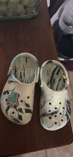 Crocs 9c