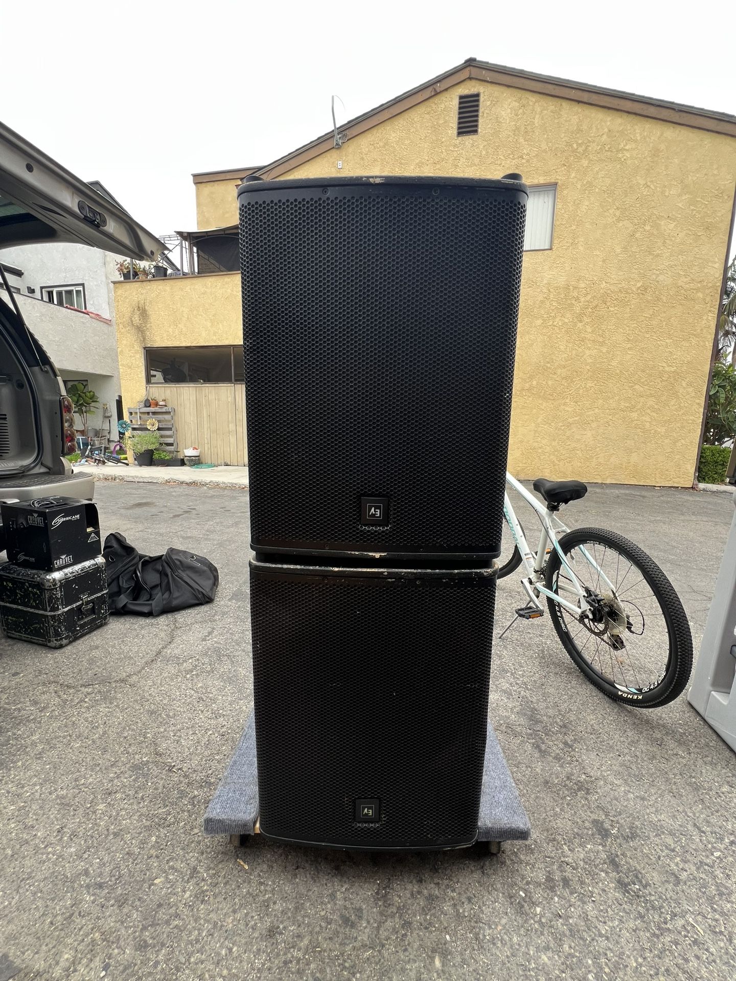 Electro Voice ELX 118P Powered Subwoofer