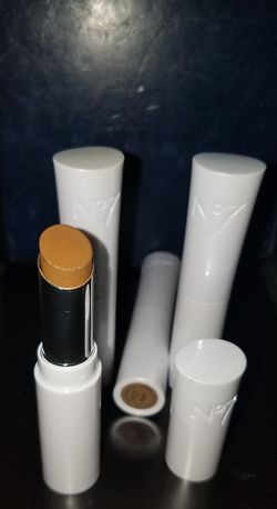 No7 Stay Perfect Blemish Cover deep