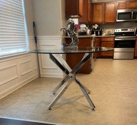 Dining Table & Chairs