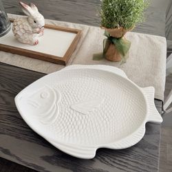 Vintage Whittier Pottery High Fired White Ceramic Fish Platter w Embossed Scales 16" x 12"