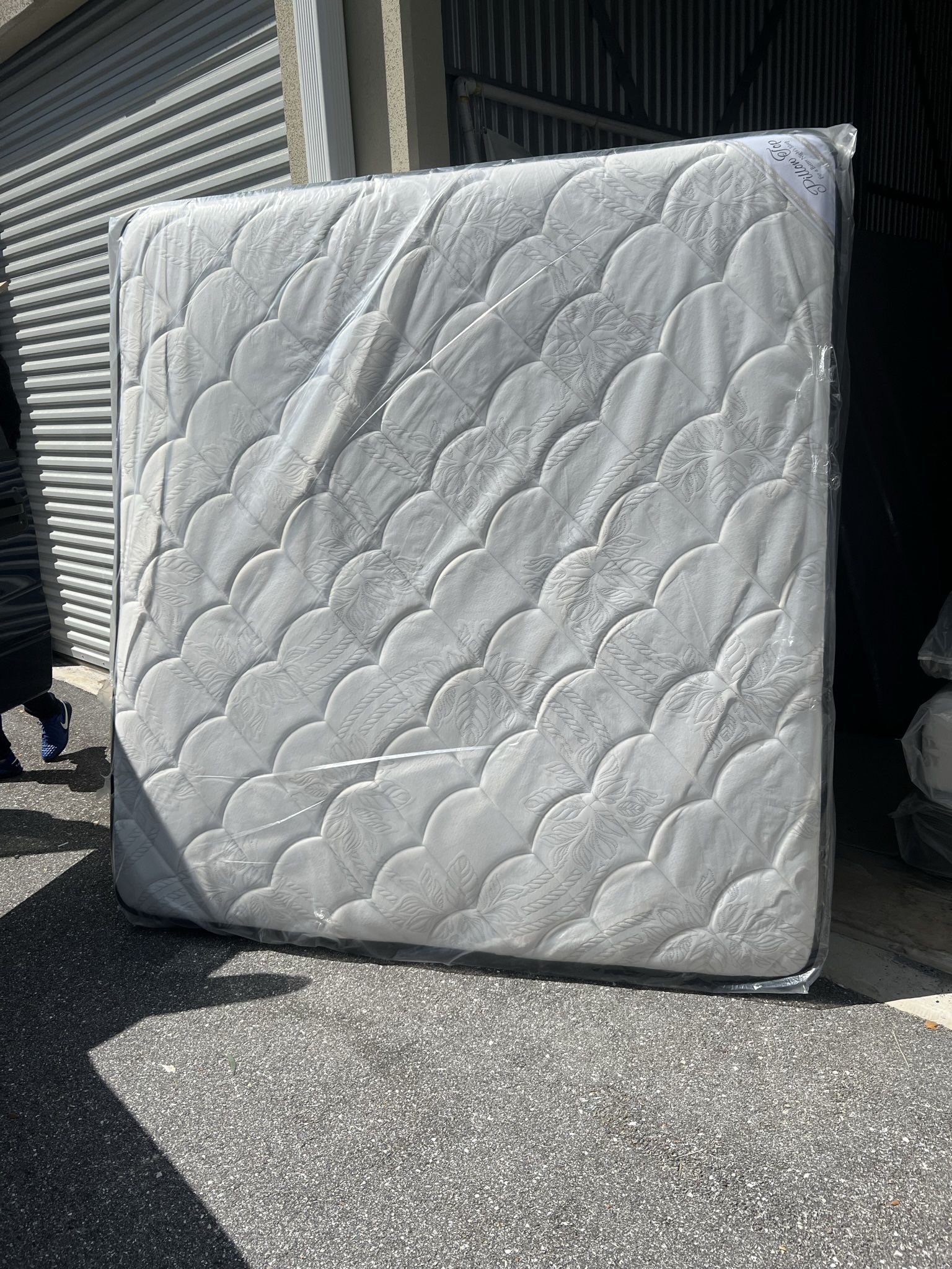 Mattresses: twin full  queen regular  Colchon Nuevo Colchones plush or pillow top available cama bed mattress