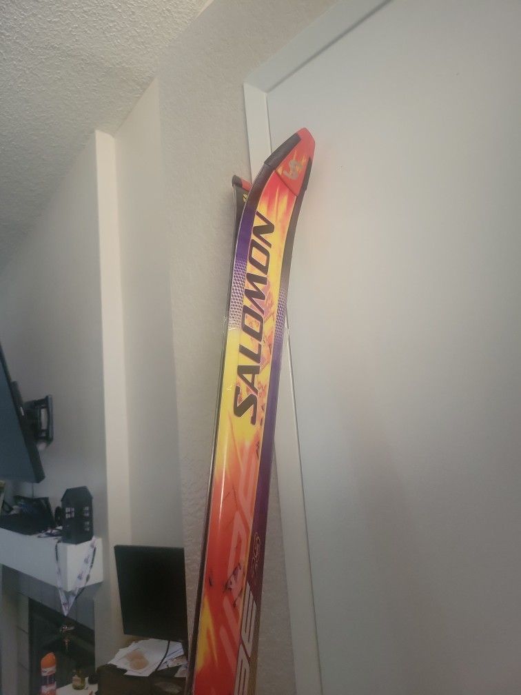 Salomon Ski
