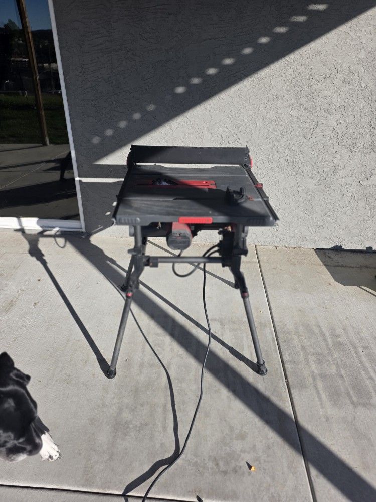 SKIL 10” Table Saw (TS6307-00) w/ Folding Stand – Great Condition