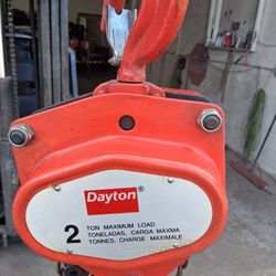 Dayton 2 Ton Chain Hoist