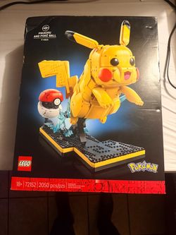 LEGO-Pikachu and poke ball 72152