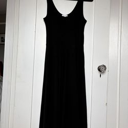 Women’s Black Sleeveless Fit & Flare Midi Dress Size M