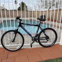 Trek 4900 Mountain Bike