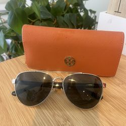 Tory Burch Aviator Glasses With Case 