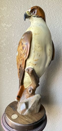 Big Sky Carvers Masters Edition Red Tail Hawk sculpture.