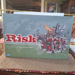 PARKER BROS RISK BOARD GAME - 2003
