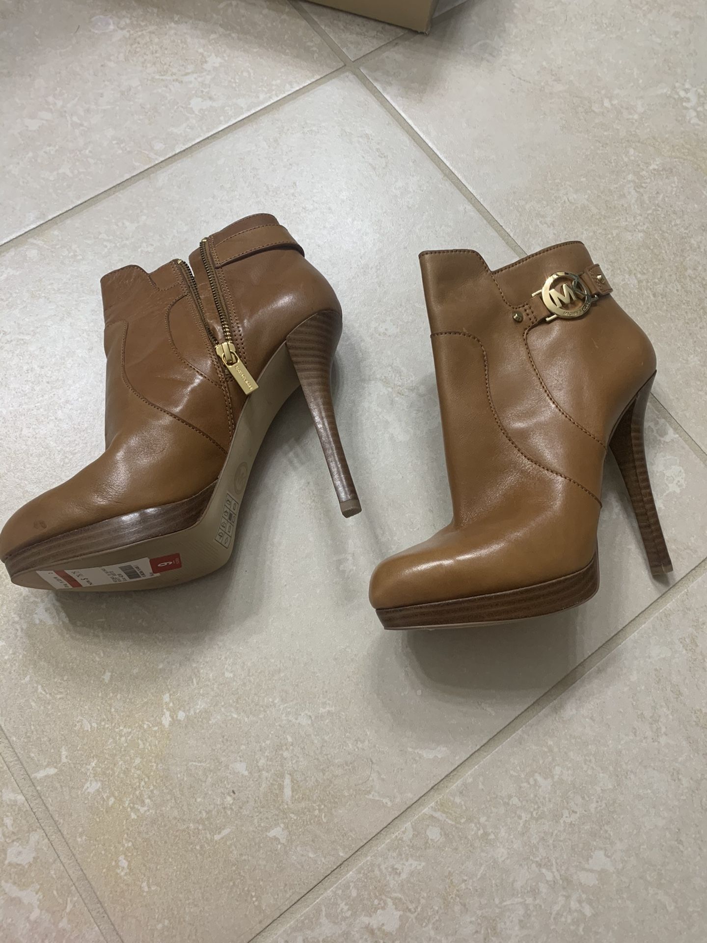 Michael Kors brand new shoes size 9