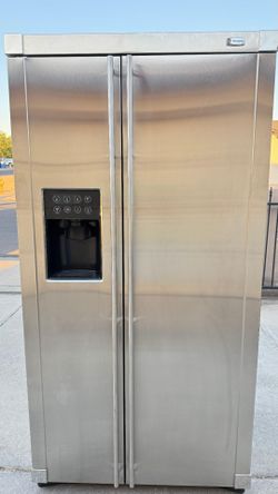 Refrigerator GE Stainless Steel Monogram Counter Depth