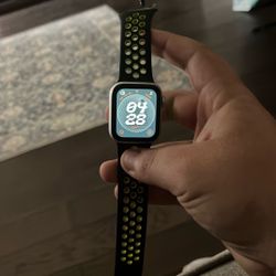 Apple Watch SE 2 40mm Nike Edition