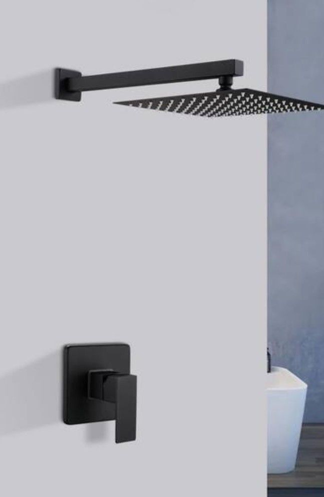 Shower System In Matte Black