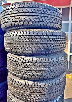 ♦️‼️265 70 R 17 Dunlop tires con 99% de Vida