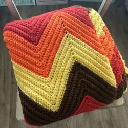 Charlie Brown colored Afghan blanket. Size 52x66 ish ☑️ Profile for More items!!