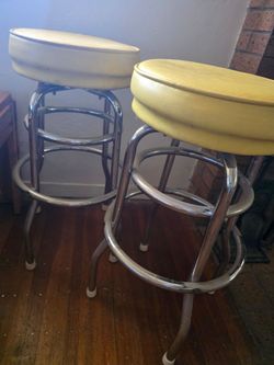 Vintage Chrome Swivel Bar Stools – Set of 2