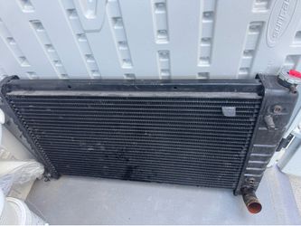 1972 Blazer 4 core radiator and shroud