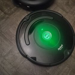 iRobot Roomba e5 Wi-Fi Connected Robot Vacuum