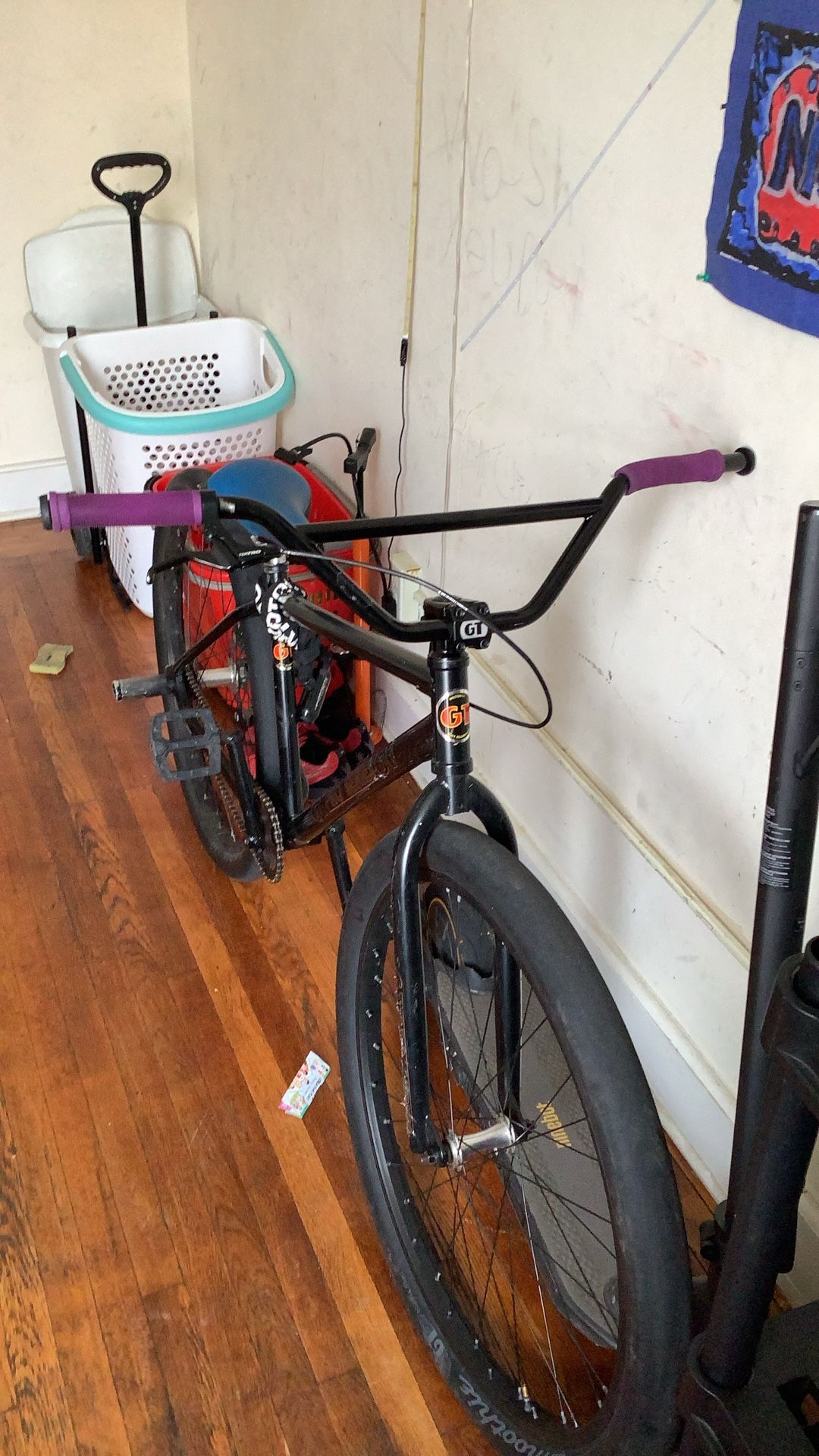 29 Inch Gt Comes With This Brakes And Smoothie Tires