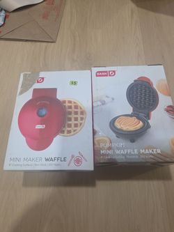 Dash Mini Waffle Maker Bundle – Set of 2