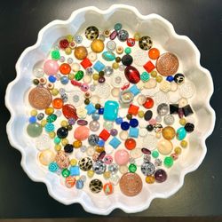 🔴 Bundle of mostly vintage (some new) flatbacks cabochons for jewelry making