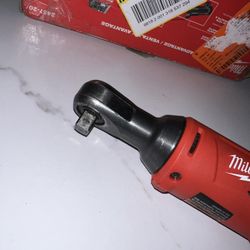 Milwaukee Cordless 3/8 Ratchet 