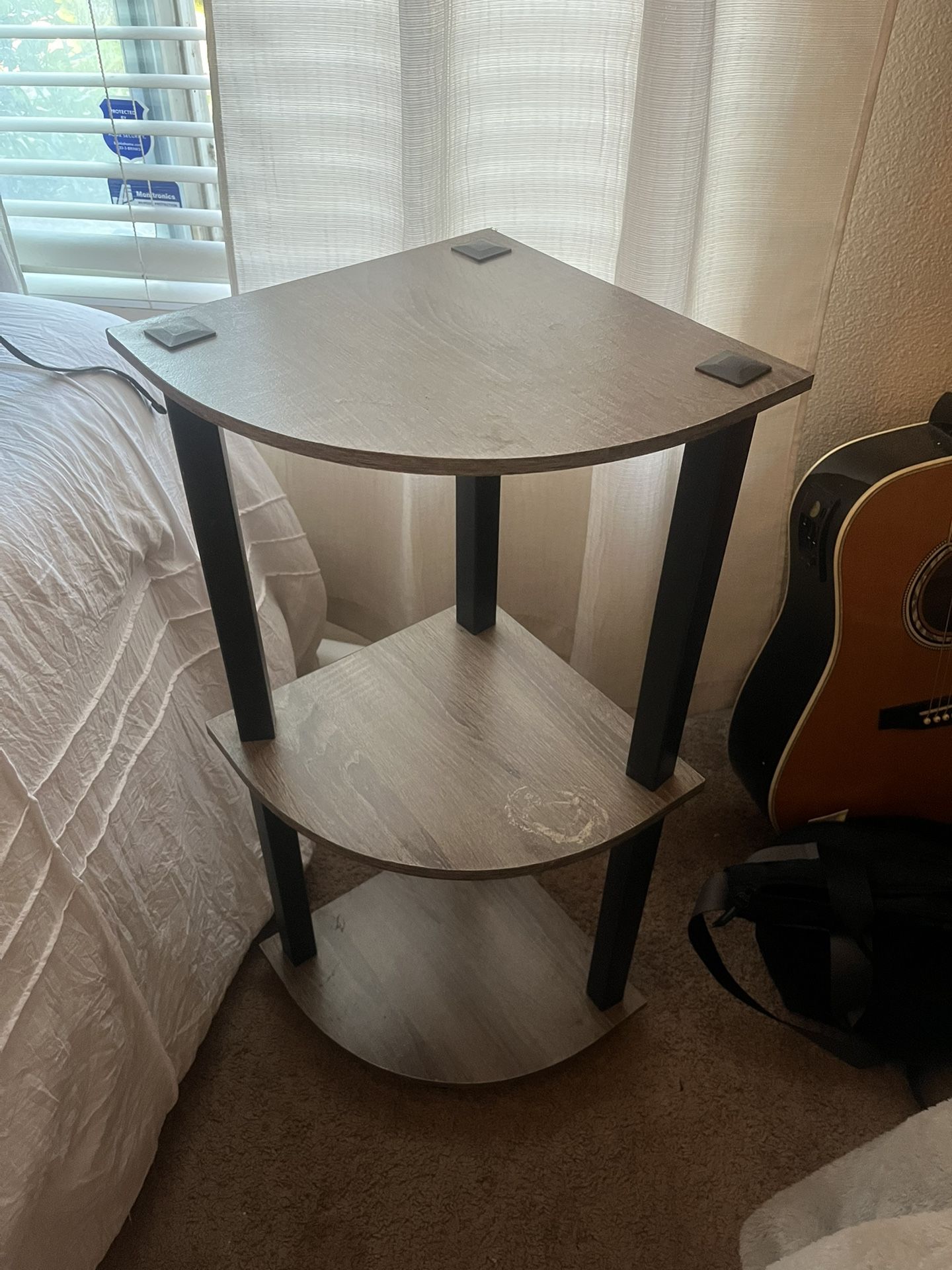 Corner shelf 