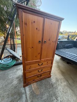 Wood dresser