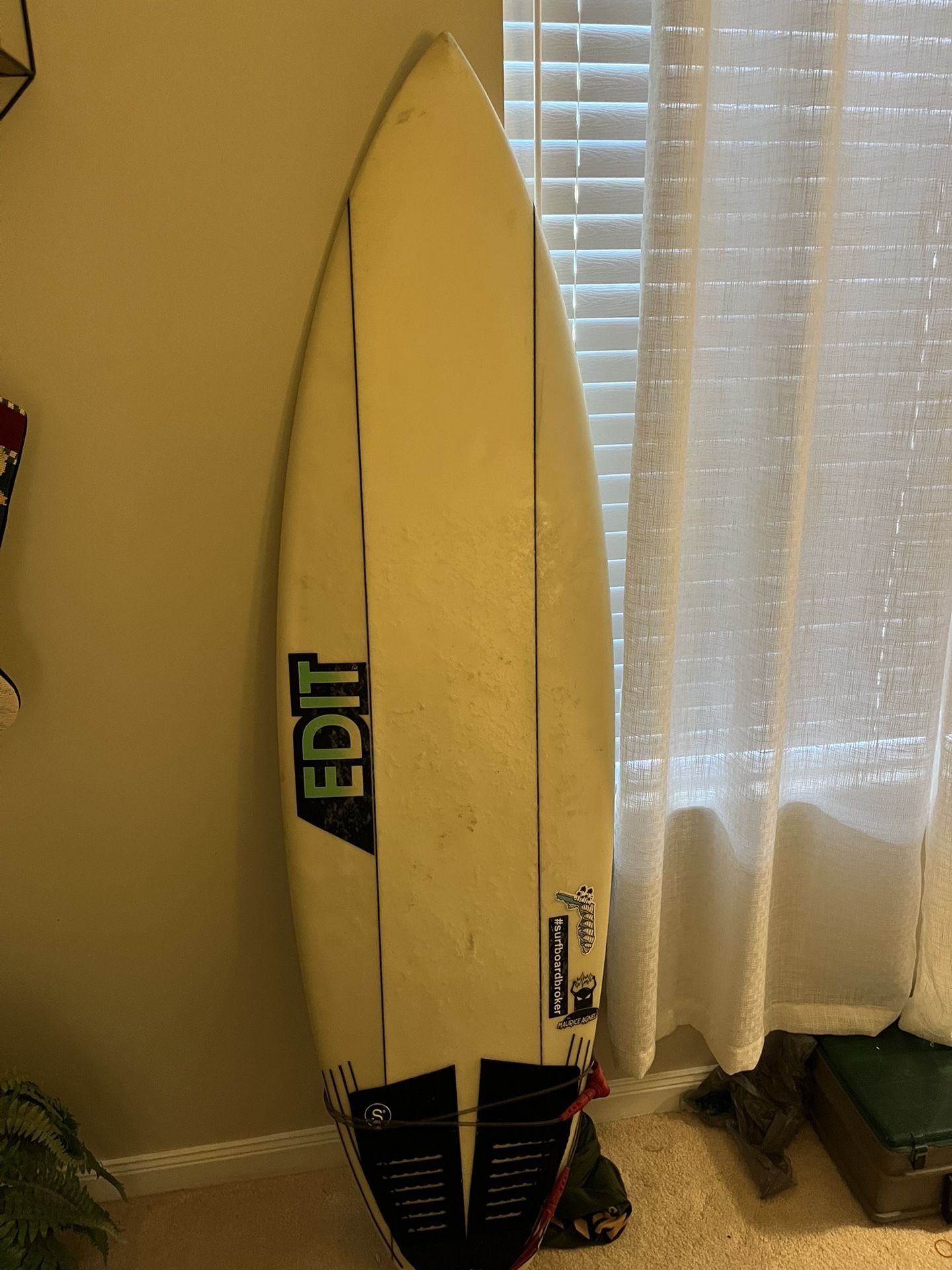 Surfboard 