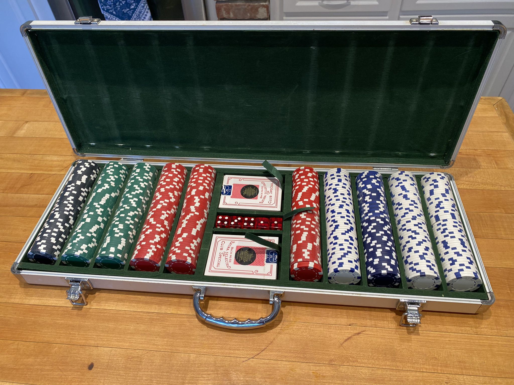 Poker Set Chips Cards Dice with Carrying Case 