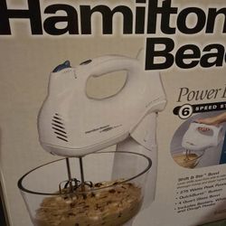 Hamilton Beach
Stand Mixer With 4 Quart Glass Bowl, 275 Watts, 6 Speeds. New In The Box