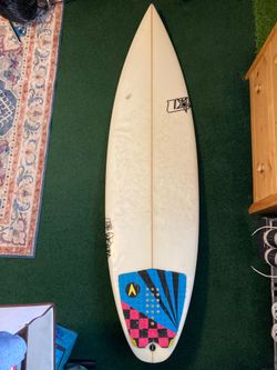 Shortboard surfboard