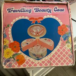 Vintage Toy Traveling Beauty Case