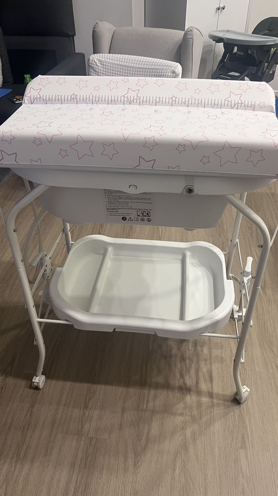 2 In 1 Bath Tube & Changing Table