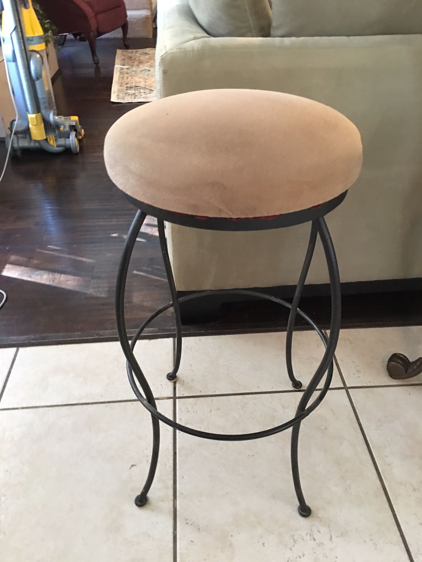 Bar stool