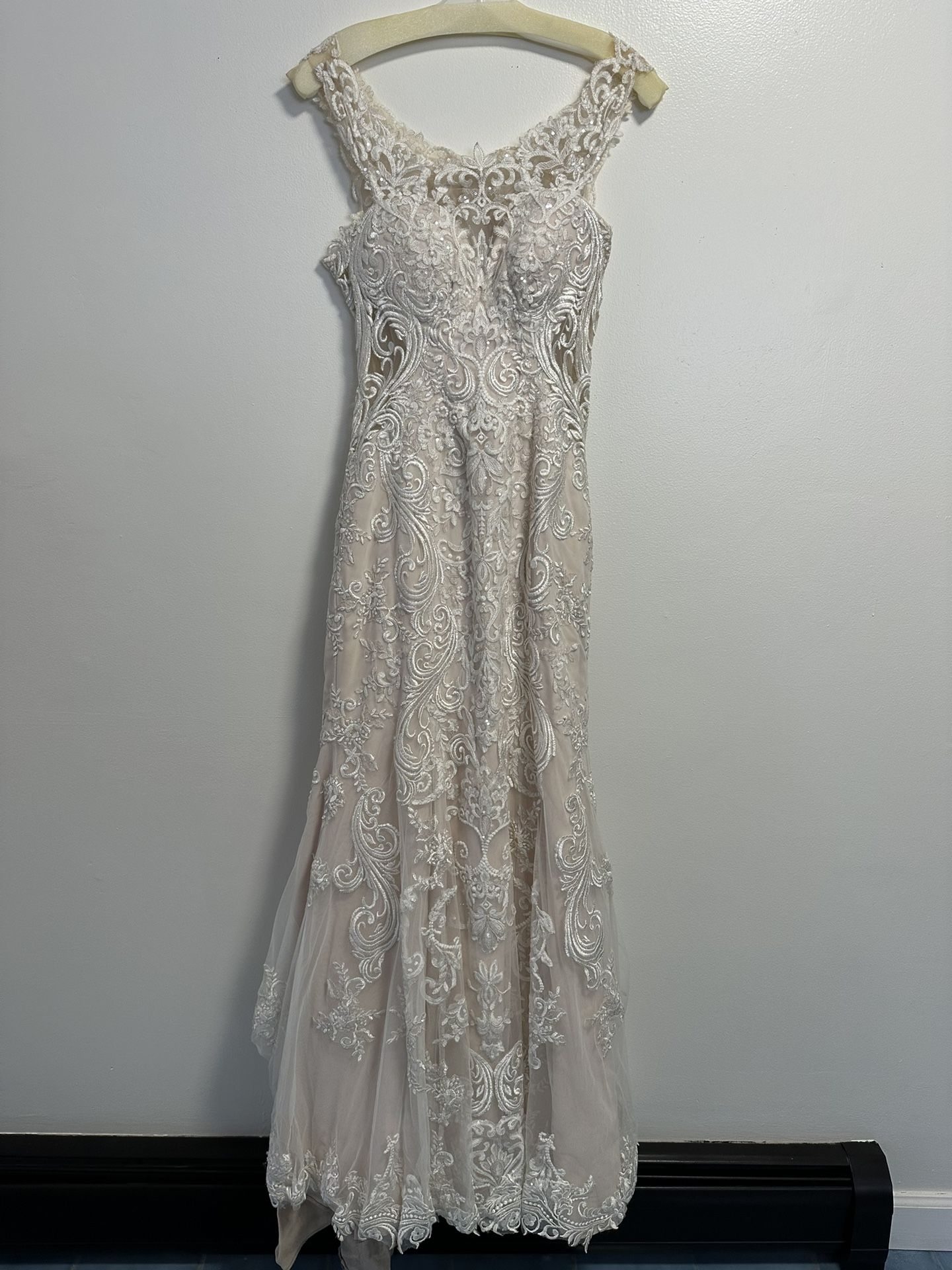 Essense Of Australia Wedding Dress With Shoes