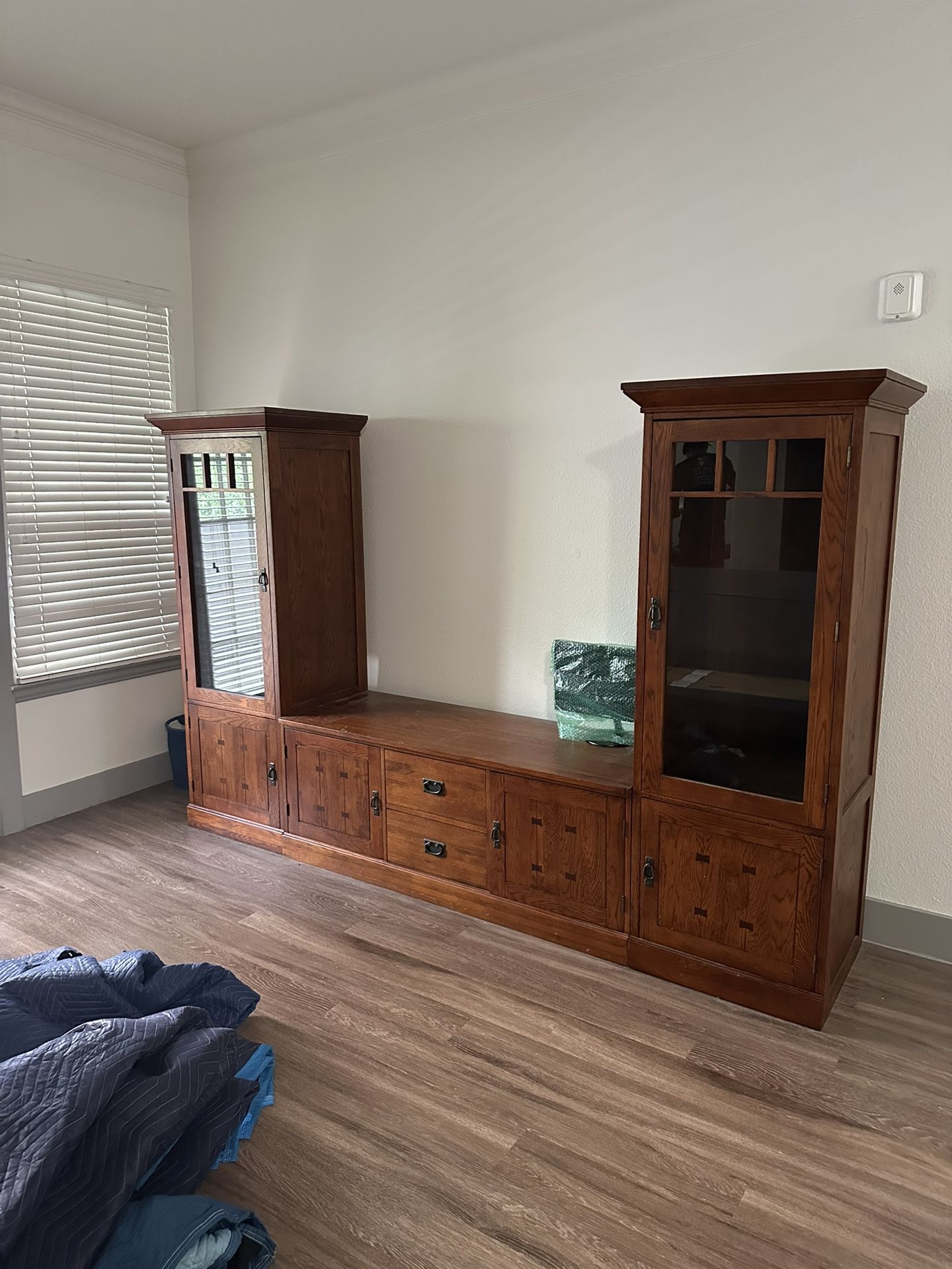 Tv/Media Center With Glass Shelves 