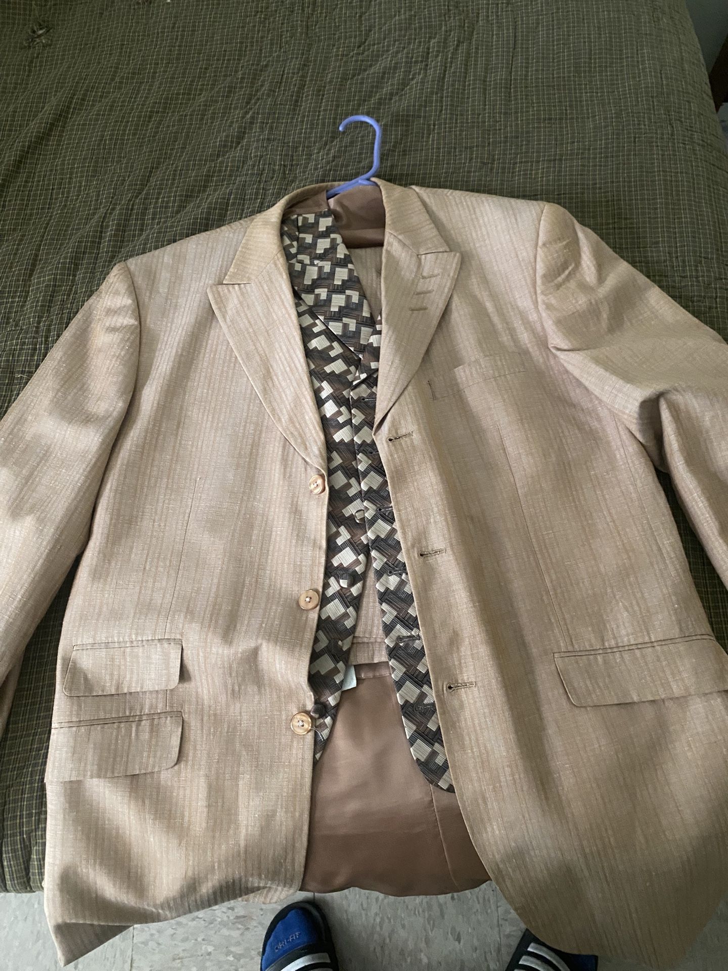3-piece Suit With Pattern Vest