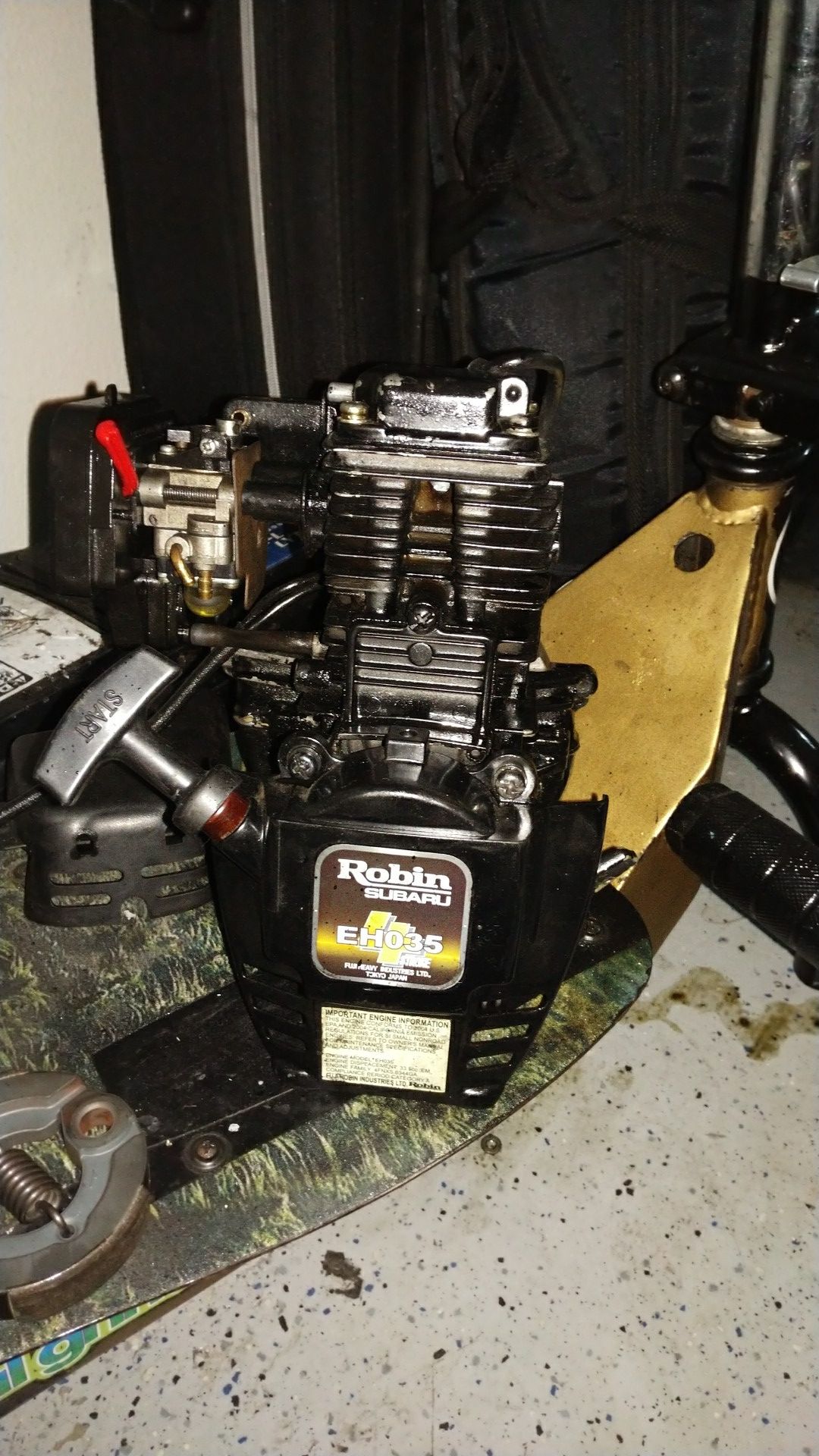 35cc Subaru Robin eho35 small engine (gas scooter) for Sale in San