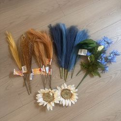 Assorted Artificial Floral Stems and Pampa Grass, pick up in Temple city