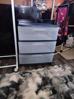 Nice 3 Drawer Cabinet with wheels