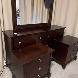 Dresser And Nightstands And Mirror
